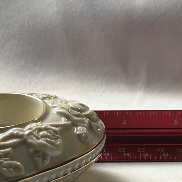 Lenox Heart-Shaped Porcelain Candle Holder With Rose Embossed Design & Gold Trim - Picture 4 of 7